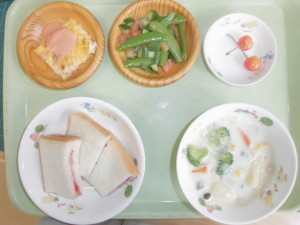 ２０１６.６．１５誕生会昼食